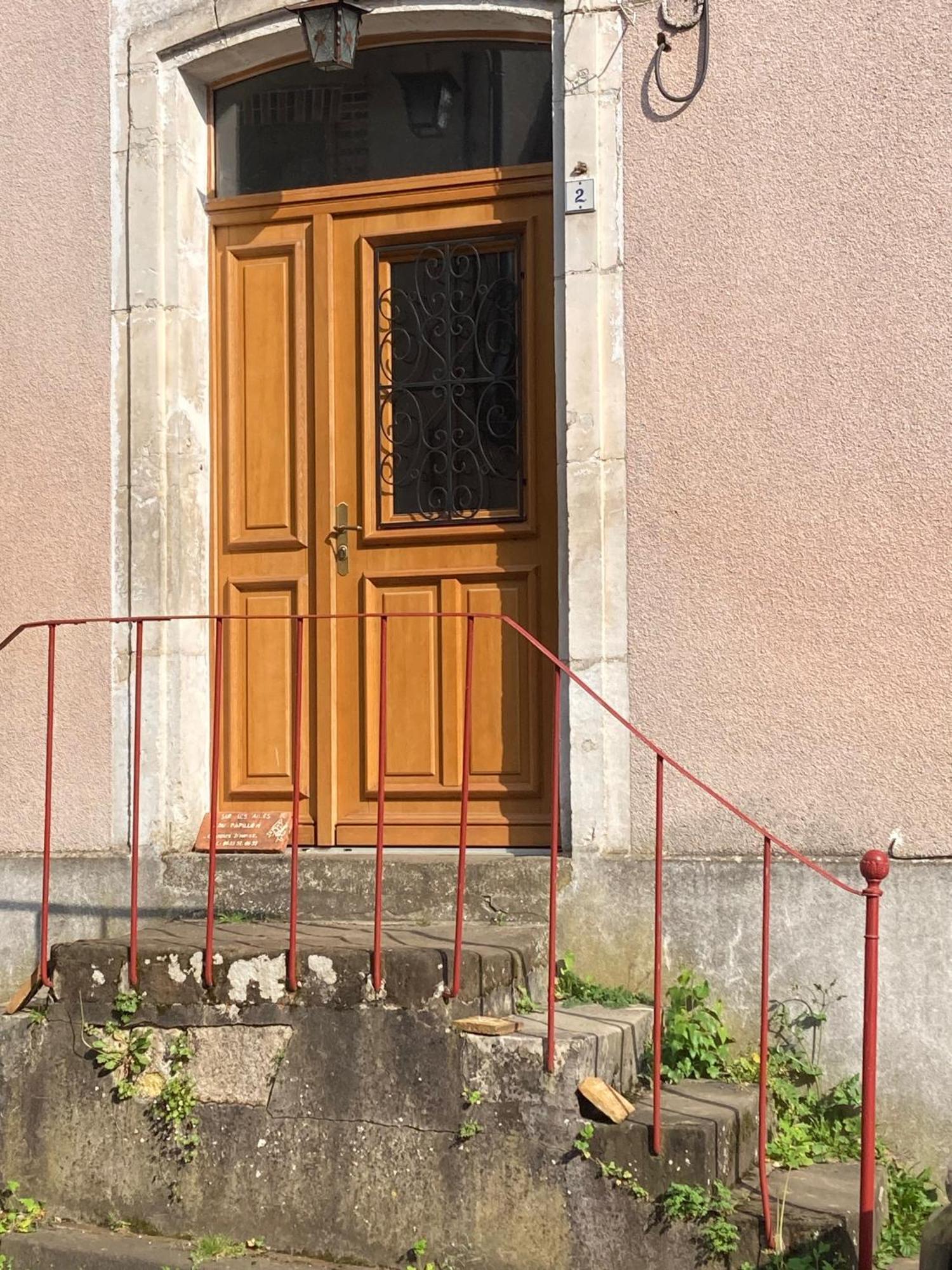 Sur Les Ailes Du Papillon-La Suite Saint-Sauveur-en-Puisaye Exterior foto